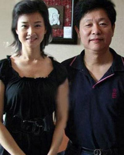 宋祖英自曝和老公一見(jiàn)鐘情 與趙本山秘照曝光
