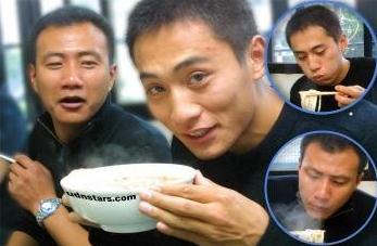 劉燁《藍(lán)宇》舊照被翻 愛(ài)子諾一太帥遭小女孩偷吻