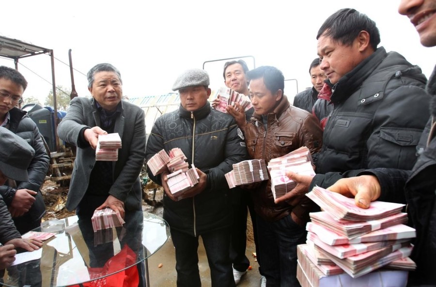 江西種糧大戶(hù)為農(nóng)民發(fā)放140萬(wàn)元年終獎(jiǎng)