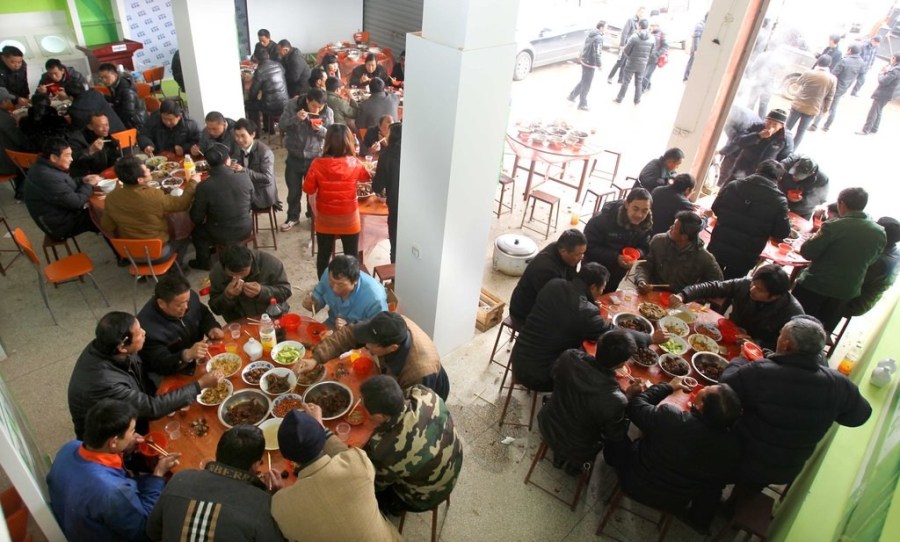 江西種糧大戶為農民發(fā)放140萬元年終獎