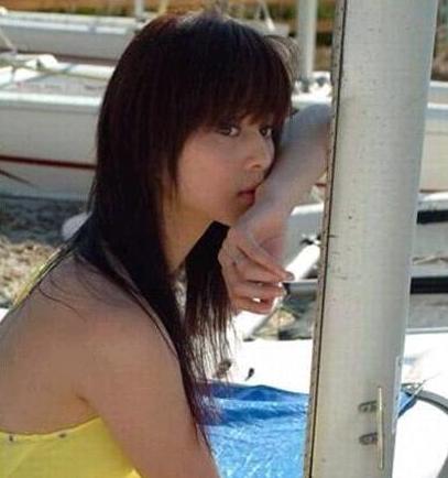 范冰冰16歲坦胸中空寫真