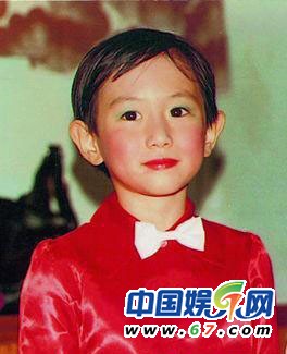 TVB明星童年照 黃宗澤孤僻抱貓 滕麗名三角眼無(wú)美女相