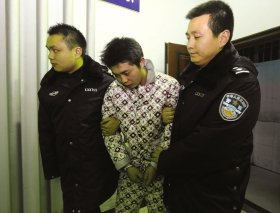 1月16日下午,犯罪嫌疑人王志初被新化警察抓獲。圖/IC