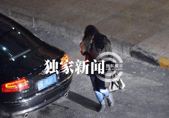 大S深夜獨(dú)自抵京 汪小菲豪車摘軍牌似因“萬達(dá)公子”