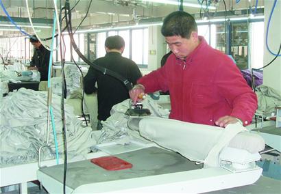 島城紡織、外貿(mào)加工企業(yè)缺工嚴(yán)重 不少工人春節(jié)后還返鄉(xiāng)不歸 春節(jié)前后企業(yè)招工最頭疼