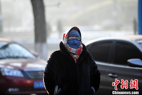中國多地再遭霧霾 交通受阻空氣質(zhì)量持續(xù)走低