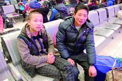 近八成受訪農(nóng)民工認(rèn)為青島是個打工的好地方 過去一年他們的平均月工資在三四千元