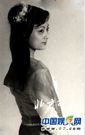 50歲李玲玉青澀照曝光 西游記玉兔精嫁洋老公曾起沖突