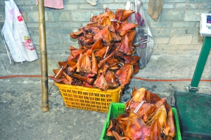 大膽！病死豬+蘇丹紅熏出Y臘肉