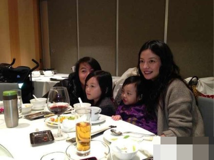 趙薇母女與竇靖童、李嫣