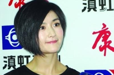 央視李思思靠男友登臺(tái) 揭眾多美女主持人的上位史