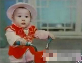 曝明星幼時(shí)舊照個(gè)個(gè)是小可愛