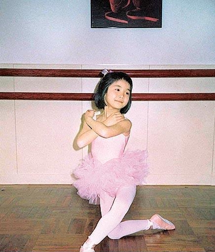 曝明星幼時(shí)舊照個個是小可愛