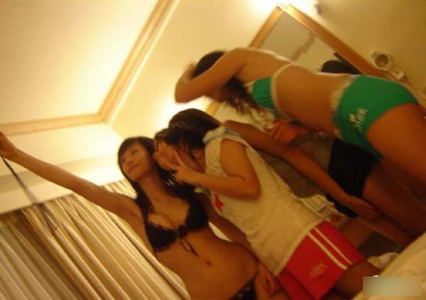 女學生的膽子到底有多大？
