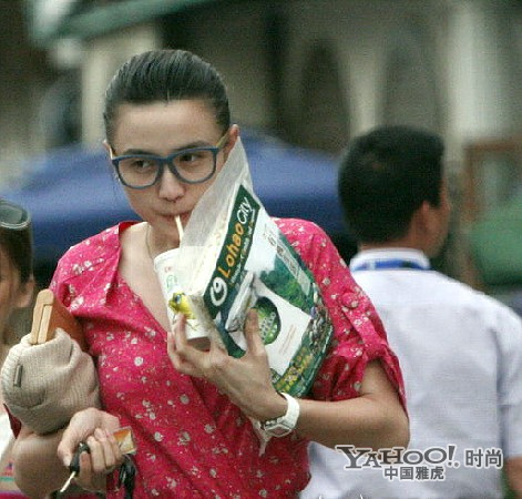 女神級明星真實(shí)素顏 臉殘面部僵