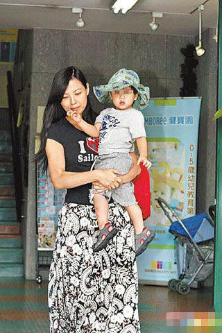 揭秘臺(tái)灣藝人的生存實(shí)況：被潛、被虐、被賣肉！