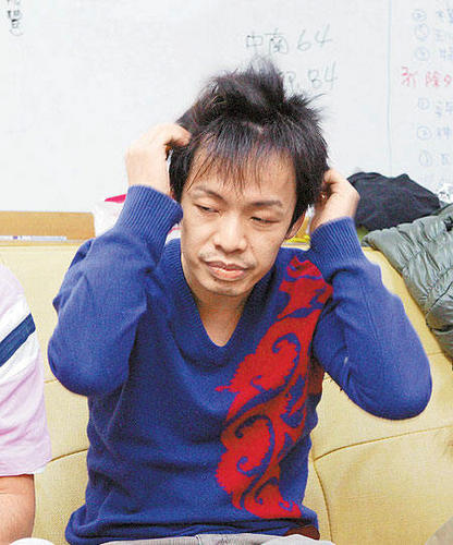 揭秘臺灣藝人的生存實(shí)況：被潛、被虐、被賣肉！