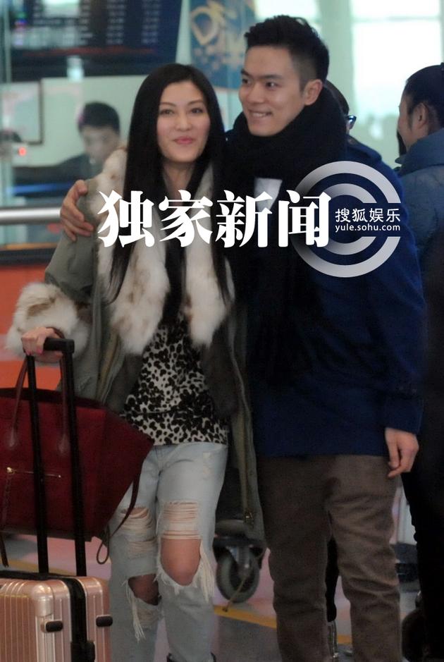 李彩樺富二代男友曝光 機(jī)場(chǎng)相擁