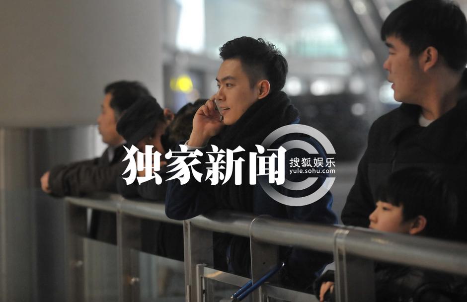 李彩樺富二代男友曝光 機(jī)場(chǎng)相擁