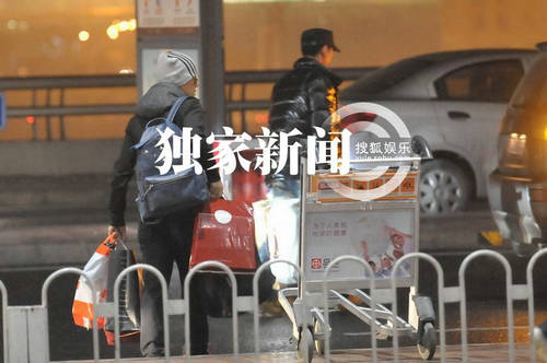 王寶強獲嬌妻接機