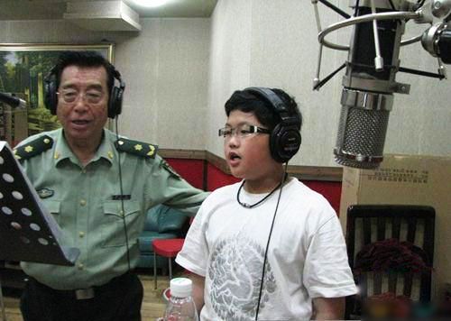 傳李雙江兒子涉嫌輪奸遭拘留。圖為李雙江父子錄音
