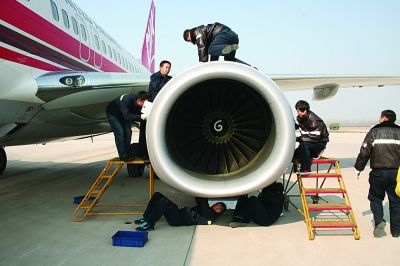 中聯(lián)航客機(jī)萬米高空發(fā)動機(jī)停轉(zhuǎn)