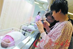香港醫(yī)院中的內(nèi)地產(chǎn)婦。（資料圖片，CFP）