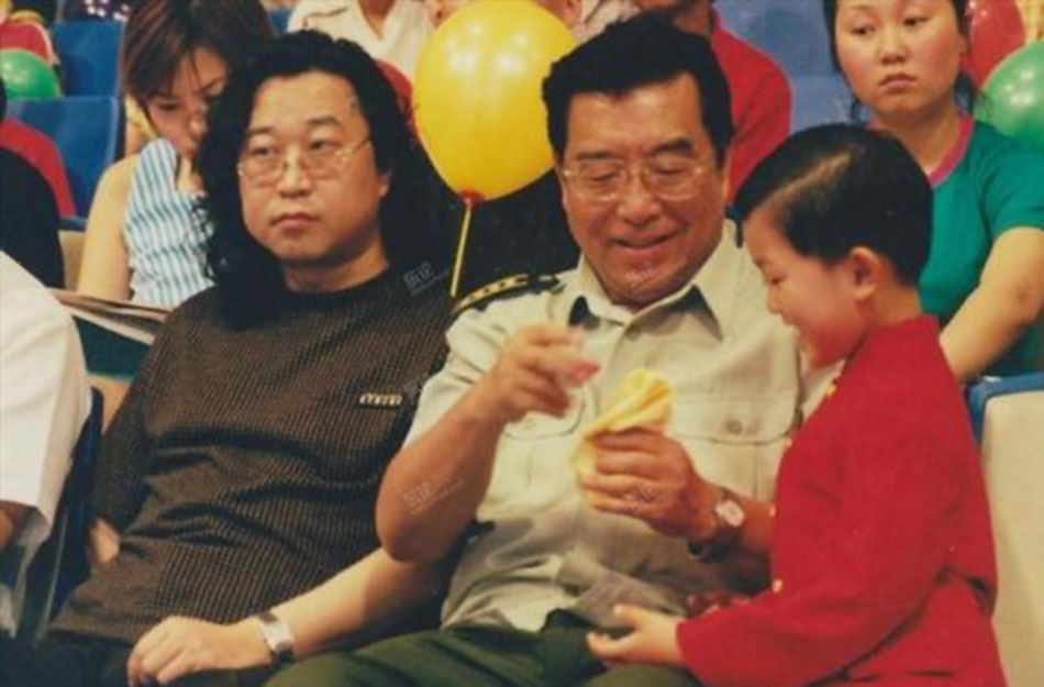 李雙江之子李天一成長(zhǎng)掠影