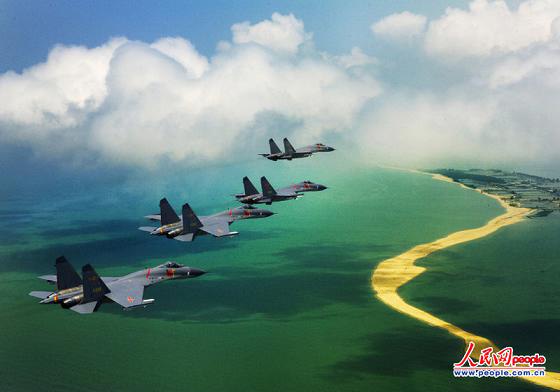廣空航空兵某師戰(zhàn)鷹守護(hù)在祖國(guó)的南疆海域。沈玲攝
