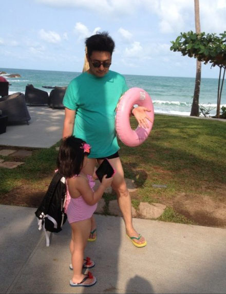 李湘曬老公愛(ài)女渡假找