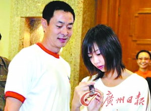星二代靠爹媽上位不愁沒(méi)錢(qián)花