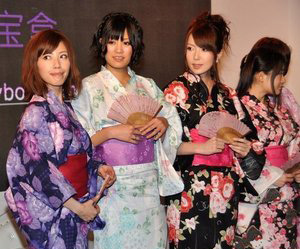 日本女優(yōu)進軍內(nèi)地創(chuàng)業(yè)路 兼職陪酒無所不做