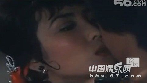 口味有點(diǎn)重！成龍大哥早年三級(jí)片曝光 與艷星翻云覆雨