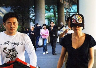 揭嫁豪門女星：李英愛誕龍鳳胎 韓彩英9年戀愛長跑