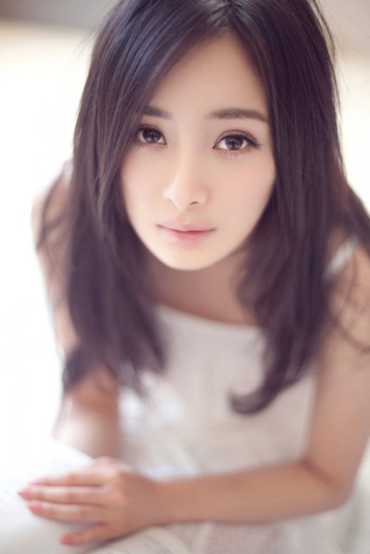 四小花旦背景曝光 唐嫣助理曬戀愛證據(jù)罵邱澤裝孫子！