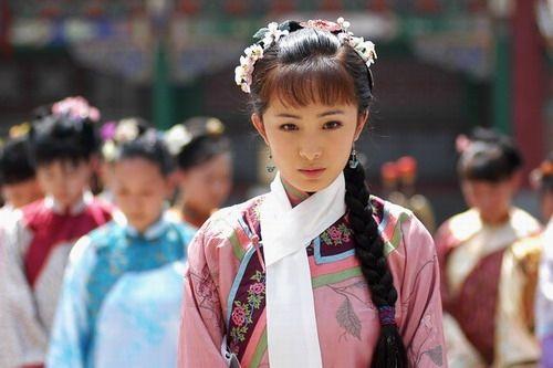 四小花旦背景曝光 唐嫣助理曬戀愛證據(jù)罵邱澤裝孫子！