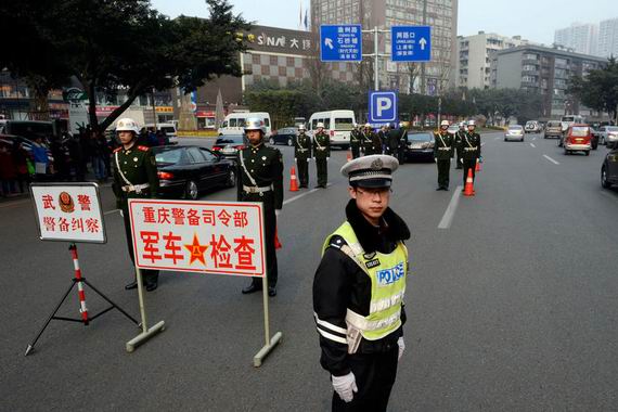 資料圖：重慶對(duì)軍車開(kāi)展專項(xiàng)整頓。