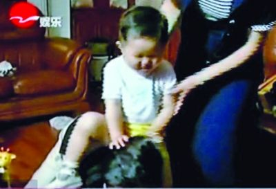 李雙江給兒子當大馬照曝光。