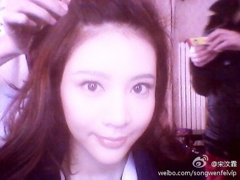 27歲'巖女郎'宋汶霏因病去世 生前靚照盤點(diǎn)