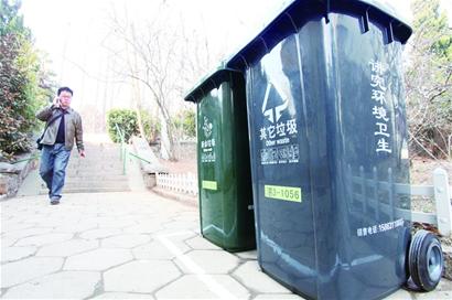 八成居民丟垃圾“對色入座”