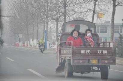 青島遭遇52年來(lái)最熱天 小到中雨將洗塵
