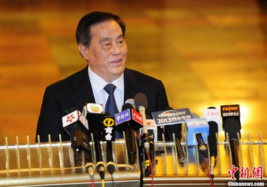 圖為3月8日鐵道部部長(zhǎng)盛光祖接受采訪。中新社發(fā) 侯宇 攝