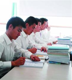 想沖上云霄？自掏學(xué)費(fèi)80萬(wàn)