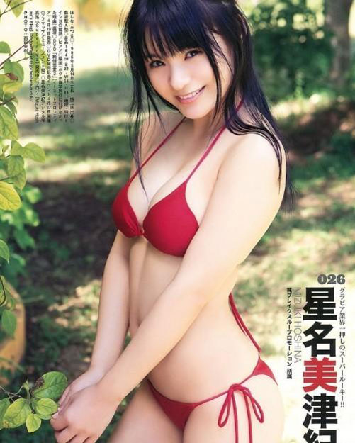 日本雜志評(píng)選32名2013年寫真女優(yōu)新秀