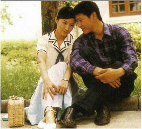 文章初戀女友曝光 揭明星大學(xué)時(shí)戀愛(ài)那些事