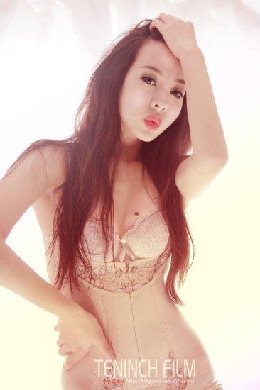 北體大?；?0后童苡萱艷照流出 蜂腰美背秒殺柳巖張馨予