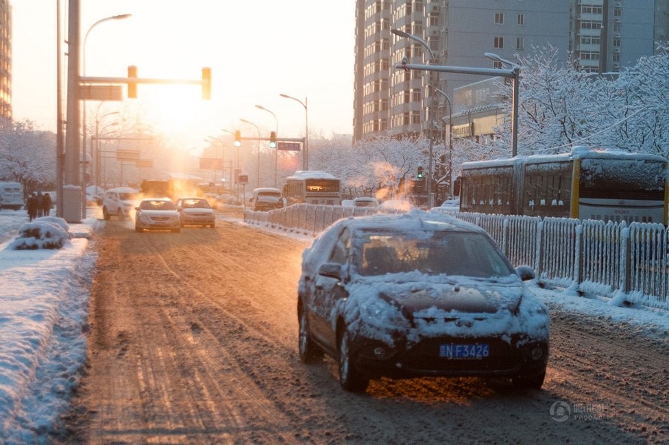 2013年3月20日早晨，降雪后的北京，全城銀裝素裹