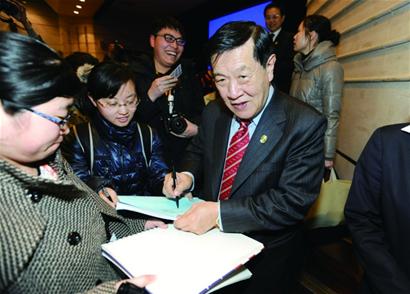 “當代福爾摩斯”李昌鈺昨在青島大學講成功經(jīng)驗及經(jīng)典案例