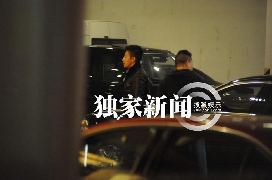 汪小菲許雅鈞坐千萬豪車赴夜總會 保鏢成群未見大小S