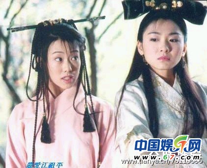 圖揭“窮酸”劇組雷人古裝造型 蔣勤勤戴雞毛陳喬恩PK日本動(dòng)漫